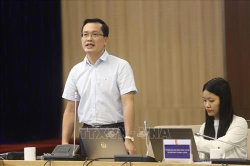 PGS. TS Bùi Xuân Hồi, Giảng viên Trường Đại học Bách Khoa Hà Nội, Chủ nhiệm đề án trình bày tại hội thảo. Ảnh: Huy Hùng - TTXVN PGS. TS Bùi Xuân Hồi, Giảng viên Trường Đại học Bách Khoa Hà Nội, Chủ nhiệm đề án trình bày tại hội thảo. Ảnh: Huy Hùng - TTXVN