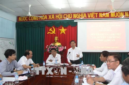 Ông Lê Tấn Dũng, Thứ trưởng Bộ lao động, thương binh và xã hội phát biểu tại buổi làm việc. Ảnh: Bùi Giang-TTXVN