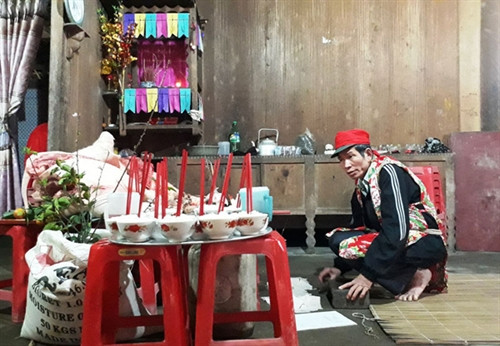 Mâm cúng tổ tiên của người Dao trong ngày lễ. Ảnh: baomoi.com Mâm cúng tổ tiên của người Dao trong ngày lễ. Ảnh: baomoi.com