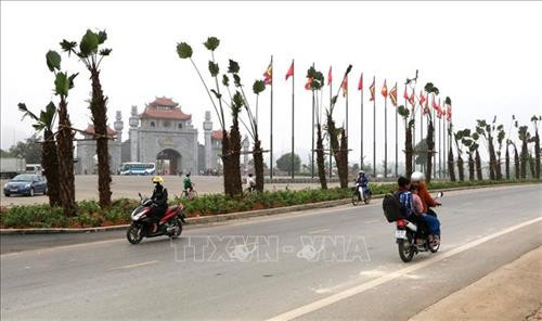 Khu vực trước cổng chính của khu di tích được cải tạo, trồng thêm nhiều cây xanh. Ảnh: Trung Kiên - TTXVN