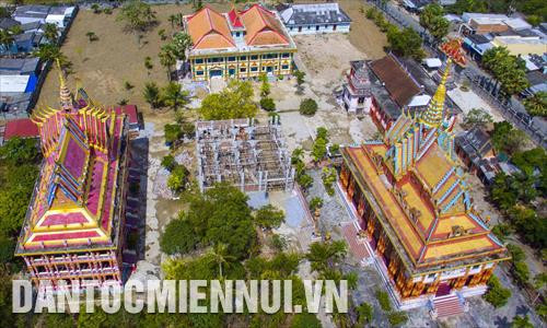 Trong dịp Tết Tết Chôl Chhnăm Thmây 2020, các chùa Khmer không trang trí đón Tết như mọi năm, ngừng các nghi lễ và các hoạt động mừng năm mới tập trung đông người