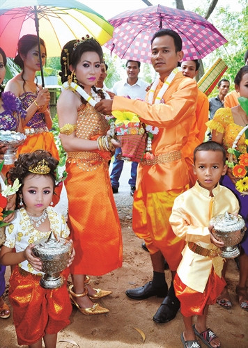 Cô dâu đón chú rể