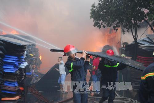 Hiện trường vụ cháy. Ảnh: Mạnh Linh – TTXVN