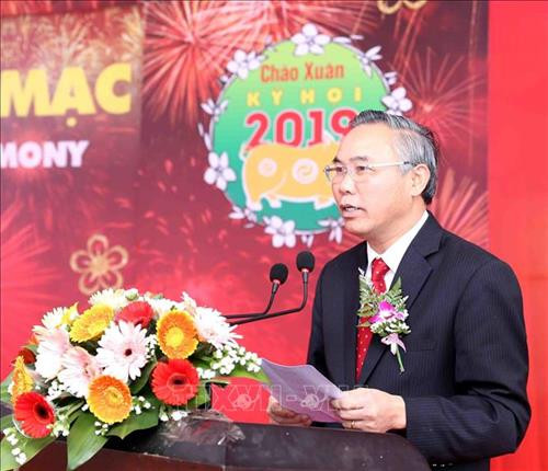 Thứ trưởng Bộ Nông nghiệp và Phát triển nông thôn Phùng Đức Tiến phát biểu khai mạc. Ảnh: Vũ Sinh – TTXVN Thứ trưởng Bộ Nông nghiệp và Phát triển nông thôn Phùng Đức Tiến phát biểu khai mạc. Ảnh: Vũ Sinh – TTXVN