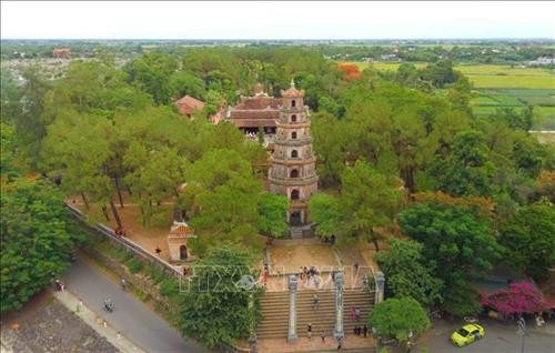 Toàn cảnh chùa Thiên Mụ. Ảnh: Nhật Anh - TTXVN Toàn cảnh chùa Thiên Mụ. Ảnh: Nhật Anh - TTXVN