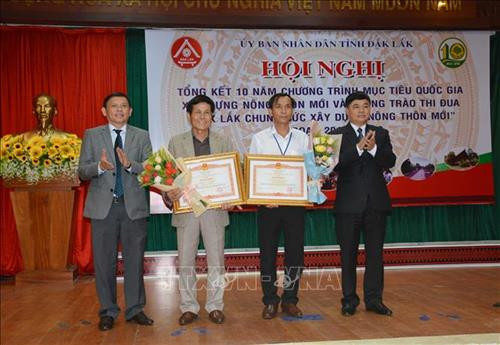 Ngày 1/11/2019, Ủy ban Nhân dân tỉnh Đắk Lắk tổ chức Hội nghị Tổng kết 10 năm thực hiện Chương trình mục tiêu quốc gia xây dựng nông thôn mới và phong trào thi đua “Đắk Lắk chung sức xây dựng nông thôn mới”, giai đoạn 2011 – 2020. Ảnh: Hoài Thu – TTXVN Ngày 1/11/2019, Ủy ban Nhân dân tỉnh Đắk Lắk tổ chức Hội nghị Tổng kết 10 năm thực hiện Chương trình mục tiêu quốc gia xây dựng nông thôn mới và phong trào thi đua “Đắk Lắk chung sức xây dựng nông thôn mới”, giai đoạn 2011 – 2020. Ảnh: Hoài Thu – TTXVN