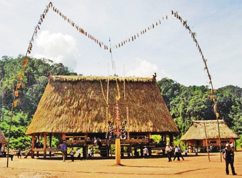 Nhà sàn của người Cơ-tu ở Tây Giang ảnh 3