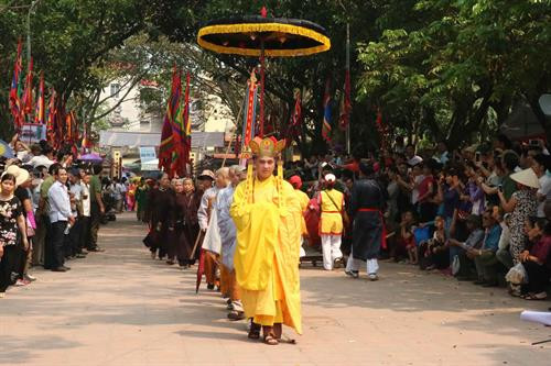 Lễ hội đền Đô (Bắc Ninh). Ảnh: Thanh Thương - TTXVN Lễ hội đền Đô (Bắc Ninh). Ảnh: Thanh Thương - TTXVN