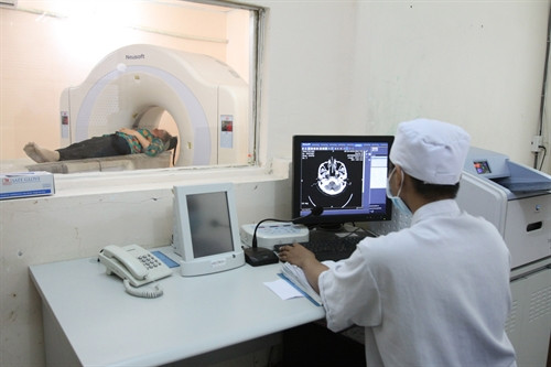 Người dân khám chữa bệnh BHYT tại bệnh viện quận Bình Tân, Thành phố Hồ Chí Minh