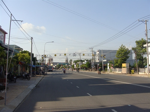 Một tuyến phố ở trung tâm thị trấn Sà Rài, huyện biên giới Tân Hồng (Đồng Tháp).