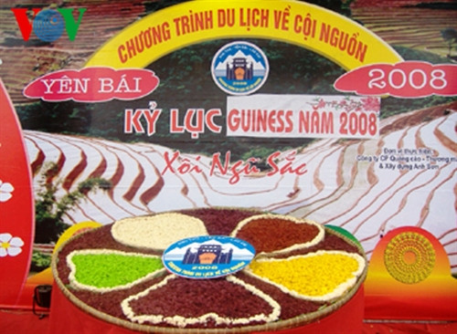 Mâm xôi ngũ sắc lớn kỷ lục. Mâm xôi ngũ sắc lớn kỷ lục.