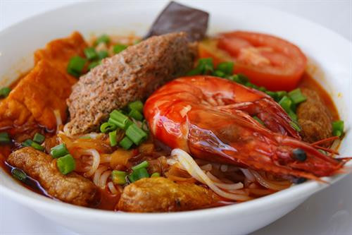 Bún riêu tôm biển hút khách tại Vũng Tàu ảnh 1