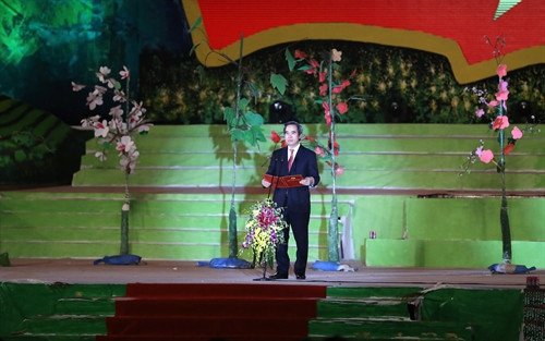 Đồng chí Nguyễn Văn Bình- Ủy viên Bộ Chính trị, Bí thư Trung ương Đảng, Trưởng Ban Kinh tế Trung ương, Trưởng Ban Chỉ đạo Tây Bắc; phát biểu tại Lễ tuyên dương. Ảnh: Trung Kiên – TTXVN.