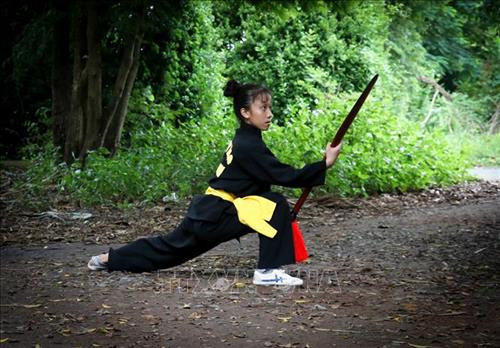 Môn sinh võ Gò Công thực hiện bài Câu liêm. Ảnh: Nam Thái – TTXVN Võ sinh thực hiện bài quyền với mái chèo. Ảnh: Nam Thái – TTXVN Môn sinh võ Gò Công thực hiện bài đối kháng đôi. Ảnh: Nam Thái – TTXVN Môn sinh võ Gò Công thực hiện bài roi đối kháng. Ảnh: Nam Thái – TTXVN Môn sinh võ Gò Công thực hiện bài Câu liêm. Ảnh: Nam Thái – TTXVN Võ sinh thực hiện bài quyền với mái chèo. Ảnh: Nam Thái – TTXVN Môn sinh võ Gò Công thực hiện bài đối kháng đôi. Ảnh: Nam Thái – TTXVN Môn sinh võ Gò Công thực hiện bài roi đối kháng. Ảnh: Nam Thái – TTXVN