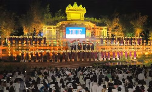 Lễ bế mạc Festival nghề truyền thống Huế 2019. Ảnh: Tường Vi - TTXVN.