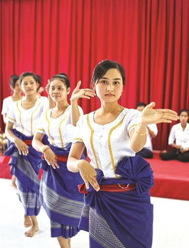 Các lớp học của Khoa Ngôn ngữ - Văn hóa - Nghệ thuật Khmer Nam Bộ luôn thu hút đông đảo con em đồng bào Khmer theo học