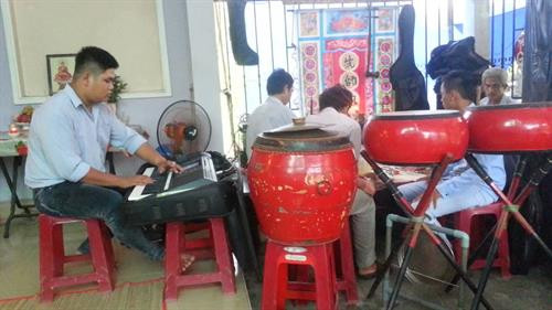Nhạc lễ ở Bến Tre. Nhạc lễ ở Bến Tre.