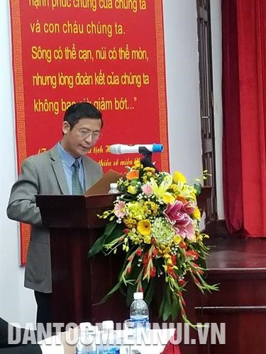 Ông Lâm Văn Khang, Quyền Trưởng ban quản lý Làng Văn hóa - Du lịch các dân tộc Việt Nam báo cáo kết quả đầu tư xây dựng và phát triển Làng Văn hóa - Du lịch các dân tộc Việt Nam. Ảnh: Hoàng Tâm. Ông Lâm Văn Khang, Quyền Trưởng ban quản lý Làng Văn hóa - Du lịch các dân tộc Việt Nam báo cáo kết quả đầu tư xây dựng và phát triển Làng Văn hóa - Du lịch các dân tộc Việt Nam. Ảnh: Hoàng Tâm.