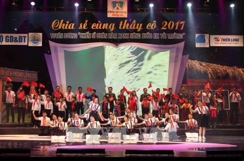 Tiết mục văn nghệ chào mừng chương trình. Ảnh : Quý Trung – TTXVN