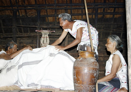 Lễ chạm trán cho cô dâu, chú rể