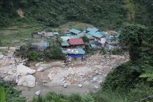 Bản Nậm Ô của người Mảng, nơi nhiều hộ thoát nghèo theo gương của nữ Bí thư Chi bộ. Ảnh: Lê phú – TTXVN Bản Nậm Ô của người Mảng, nơi nhiều hộ thoát nghèo theo gương của nữ Bí thư Chi bộ. Ảnh: Lê phú – TTXVN