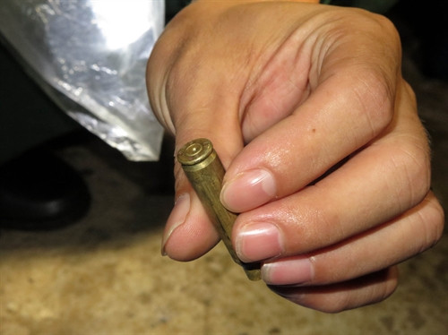 Vỏ đạn còn sót lại trên tàu Vỏ đạn còn sót lại trên tàu