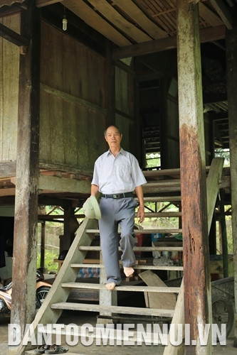 Cuộc sống giản dị trong ngôi nhà sàn truyền thống của người Mường. Ảnh: Phan Ngọc Đức