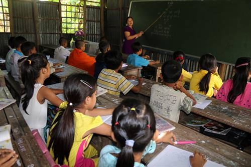 Tạo điều kiện tốt nhất để con em đồng bào Khmer học tập. Ảnh: Lê Huy Hải - TTXVN Tạo điều kiện tốt nhất để con em đồng bào Khmer học tập. Ảnh: Lê Huy Hải - TTXVN