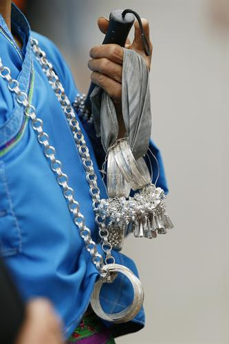 Đồ trang sức được làm thủ công của người Nùng, xã Pờ Ly Ngài, huyện Hoàng Su Phì, Hà Giang Đồ trang sức được làm thủ công của người Nùng, xã Pờ Ly Ngài, huyện Hoàng Su Phì, Hà Giang