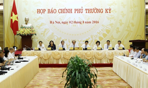 Quang cảnh buổi họp báo Chính phủ thường kỳ tháng 7 năm 2016. Ảnh: An Đăng – TTXVN Quang cảnh buổi họp báo Chính phủ thường kỳ tháng 7 năm 2016. Ảnh: An Đăng – TTXVN