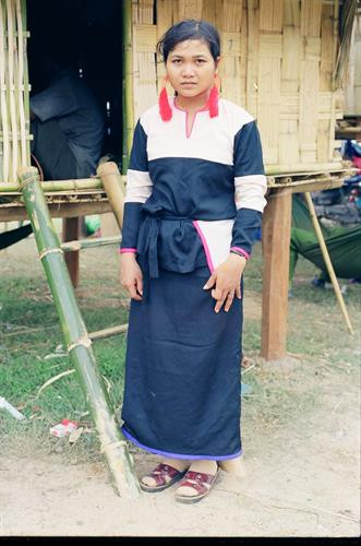 Sắc phục thiếu nữ Raglai.