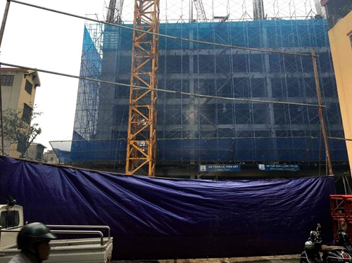 Hiện trường vụ sập vụ sập giàn giáo tại công trường thi công chung cư Eco Green Tower. Ảnh: Doãn Tấn – TTXVN Hiện trường vụ sập vụ sập giàn giáo tại công trường thi công chung cư Eco Green Tower. Ảnh: Doãn Tấn – TTXVN