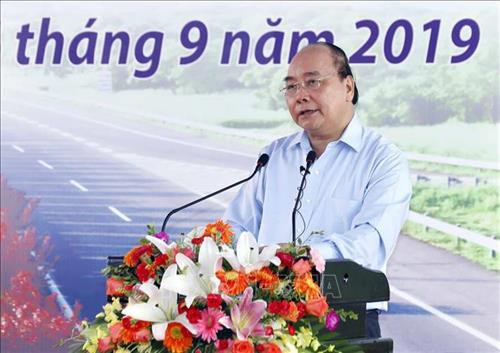 Thủ tướng Nguyễn Xuân Phúc phát biểu tại Lễ khởi công. Ảnh: Thống Nhất-TTXVN Thủ tướng Nguyễn Xuân Phúc phát biểu tại Lễ khởi công. Ảnh: Thống Nhất-TTXVN