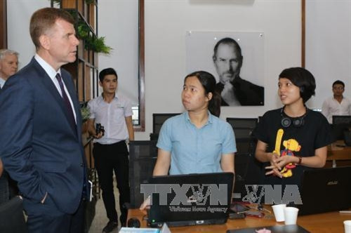 Ngài Stephen Groff thăm Saigon Innovation Hub (SIHUB). Ảnh: Hoàng Hải-TTXVN