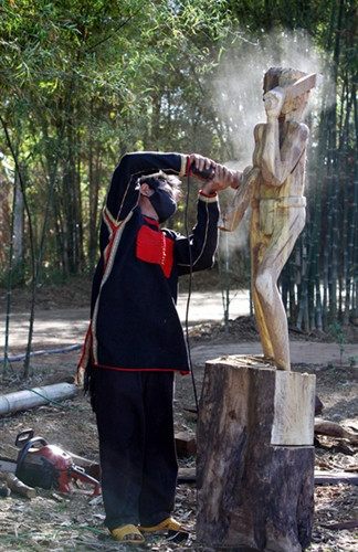 Tạc tượng gỗ dân gian nét đẹp văn hóa Tây Nguyên ảnh 2