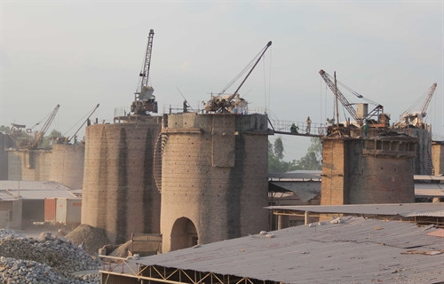 Lò vôi tại khu vực Cầu Nghìn, thị trấn An Bài, huyện Quỳnh Phụ. Lò vôi tại khu vực Cầu Nghìn, thị trấn An Bài, huyện Quỳnh Phụ.