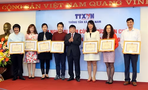 Thông tấn xã Việt Nam tổ chức hội nghị đại biểu công chức, viên chức và thi đua khen thưởng năm 2016 ảnh 18