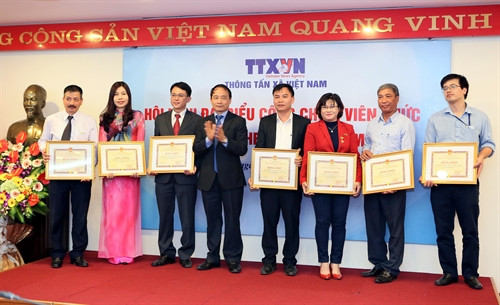 Thông tấn xã Việt Nam tổ chức hội nghị đại biểu công chức, viên chức và thi đua khen thưởng năm 2016 ảnh 19
