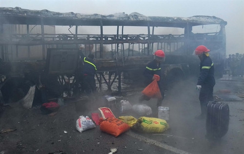 Hiện trường vụ cháy. Ảnh: TTXVN phát Hiện trường vụ cháy. Ảnh: TTXVN phát