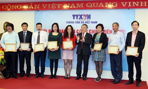 Thông tấn xã Việt Nam tổ chức hội nghị đại biểu công chức, viên chức và thi đua khen thưởng năm 2016 ảnh 16