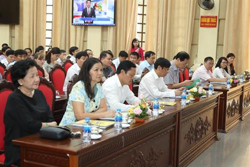 “Hội nghị kết nối sản xuất - tiêu thụ sản phẩm nông lâm thủy sản, phát triển chuỗi cung cấp rau, thịt, nông sản an toàn cho thành phố Hà Nội năm 2018” thu hút 21 tỉnh, thành phố; hơn 300 đại biểu đại diện các đơn vị nằm trong chuỗi cung cấp rau, thịt, nông sản an toàn cho thành phố Hà Nội tham dự. Bà Phạm Thị Huân - Tổng Giám đốc Công ty Ba Huân, một công ty chăn nuôi và chế biến thịt và trứng gia cầm nổi tiếng của Việt Nam, chia sẻ kinh nghiệm kinh doanh của bà tại Hội nghị.