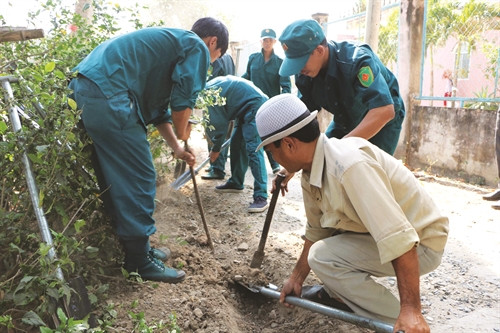 đào đường ống cấp nước sạch cho đồng bào khmer ở ấp Bưng Triết, xã Liêu Tú, huyện Trần đề đào đường ống cấp nước sạch cho đồng bào khmer ở ấp Bưng Triết, xã Liêu Tú, huyện Trần đề