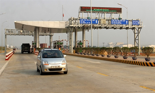 Trạm thu phí Quốc lộ 32, đoạn qua huyện Tam Nông. Ảnh: Trung Kiên – TTXVN. Trạm thu phí Quốc lộ 32, đoạn qua huyện Tam Nông. Ảnh: Trung Kiên – TTXVN.