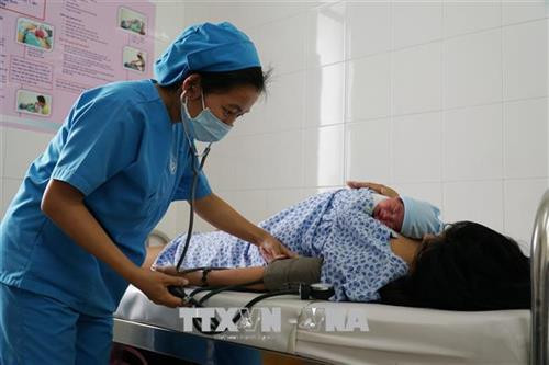 Phụ nữ mang thai nên khám sàng lọc giúp sinh con khỏe mạnh. Ảnh: TTXVN Phụ nữ mang thai nên khám sàng lọc giúp sinh con khỏe mạnh. Ảnh: TTXVN