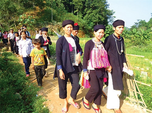 Cô dâu, chú rể trong ngày cưới. Cô dâu, chú rể trong ngày cưới.