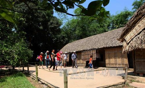 Tháng 5 về thăm quê Bác ảnh 4 Tháng 5 về thăm quê Bác ảnh 4