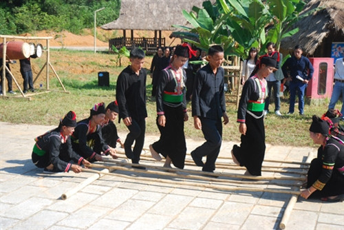 Lễ hội cầu mưa của dân tộc Khơ Mú ảnh 8 Lễ hội cầu mưa của dân tộc Khơ Mú ảnh 8