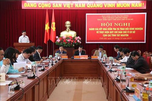 Tiếp tục nâng cao nhận thức, trách nhiệm của các tổ chức trong hệ thống chính trị, nhất là người đứng đầu về dân chủ và thực hành dân chủ. Ảnh: Tuấn Anh - TTXVN Tiếp tục nâng cao nhận thức, trách nhiệm của các tổ chức trong hệ thống chính trị, nhất là người đứng đầu về dân chủ và thực hành dân chủ. Ảnh: Tuấn Anh - TTXVN