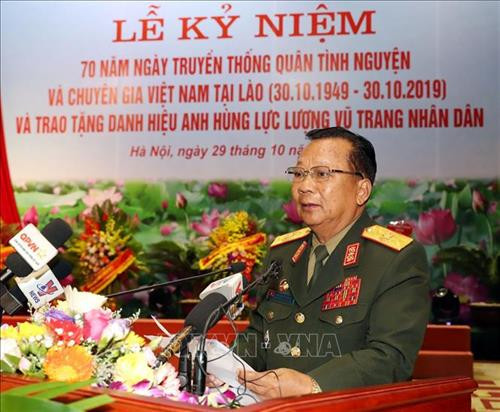 Đại tướng, Bộ trưởng Quốc phòng Lào Chansamon Chanyalat phát biểu. Ảnh: Trọng Đức - TTXVN Đại tướng, Bộ trưởng Quốc phòng Lào Chansamon Chanyalat phát biểu. Ảnh: Trọng Đức - TTXVN