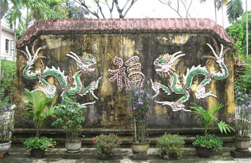 Bình phong Phủ thờ Tùng Thiện Vương